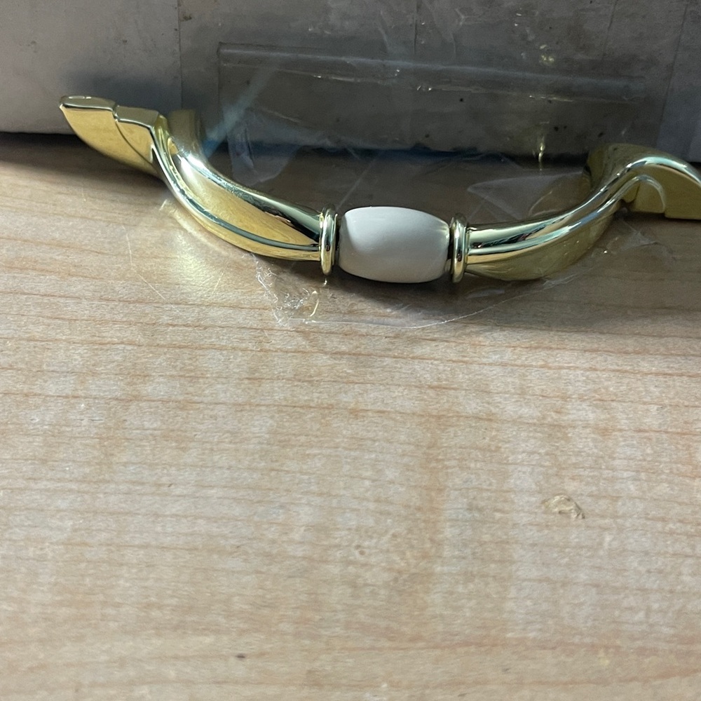 25 kitchen counter handles